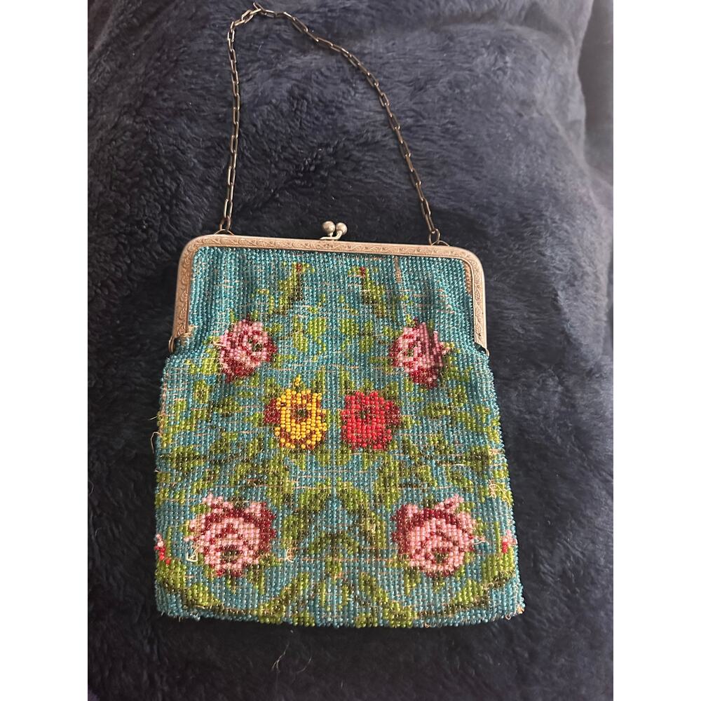 ANTIQUE 1900s to 1920s MICRO BEADED BAG TURQUOISE W/ METAL FRAME & CHAIN STRAP - Picture 3 of 9